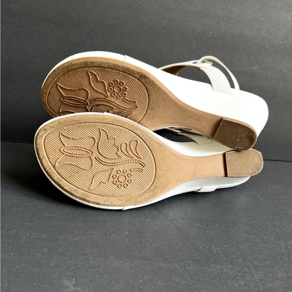 Croft & Barrow White thong Wedge Heel Slingback Sandal Shoe Women's Size 8 EUC - Picture 6 of 12